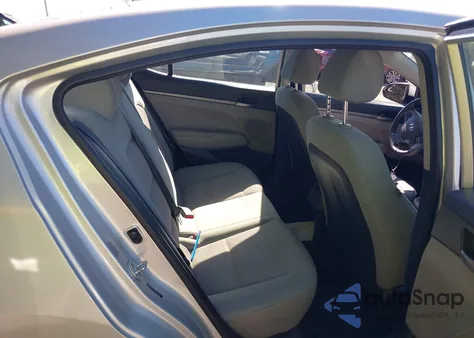 2017 Hyundai Elantra Se из США, поврежденный, VIN 5NPD74LF0HH067314